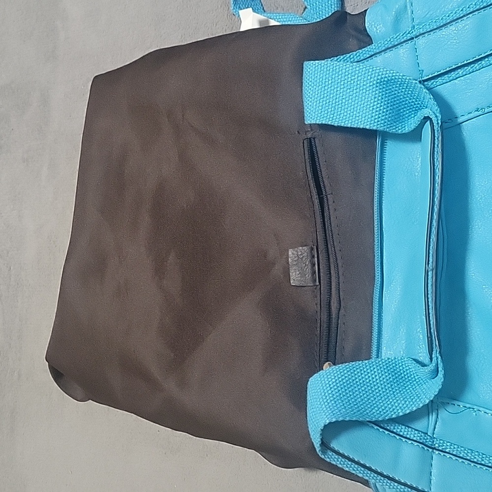 Shoulder Bag - Picture 8 of 9